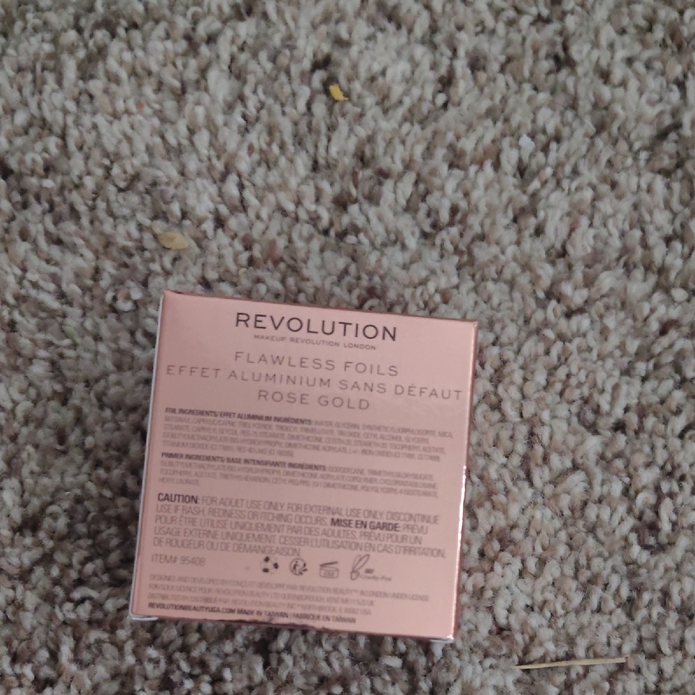 Revolution London Flawless Foils in Rose Gold Bundle 6/$24 - Picture 4 of 4